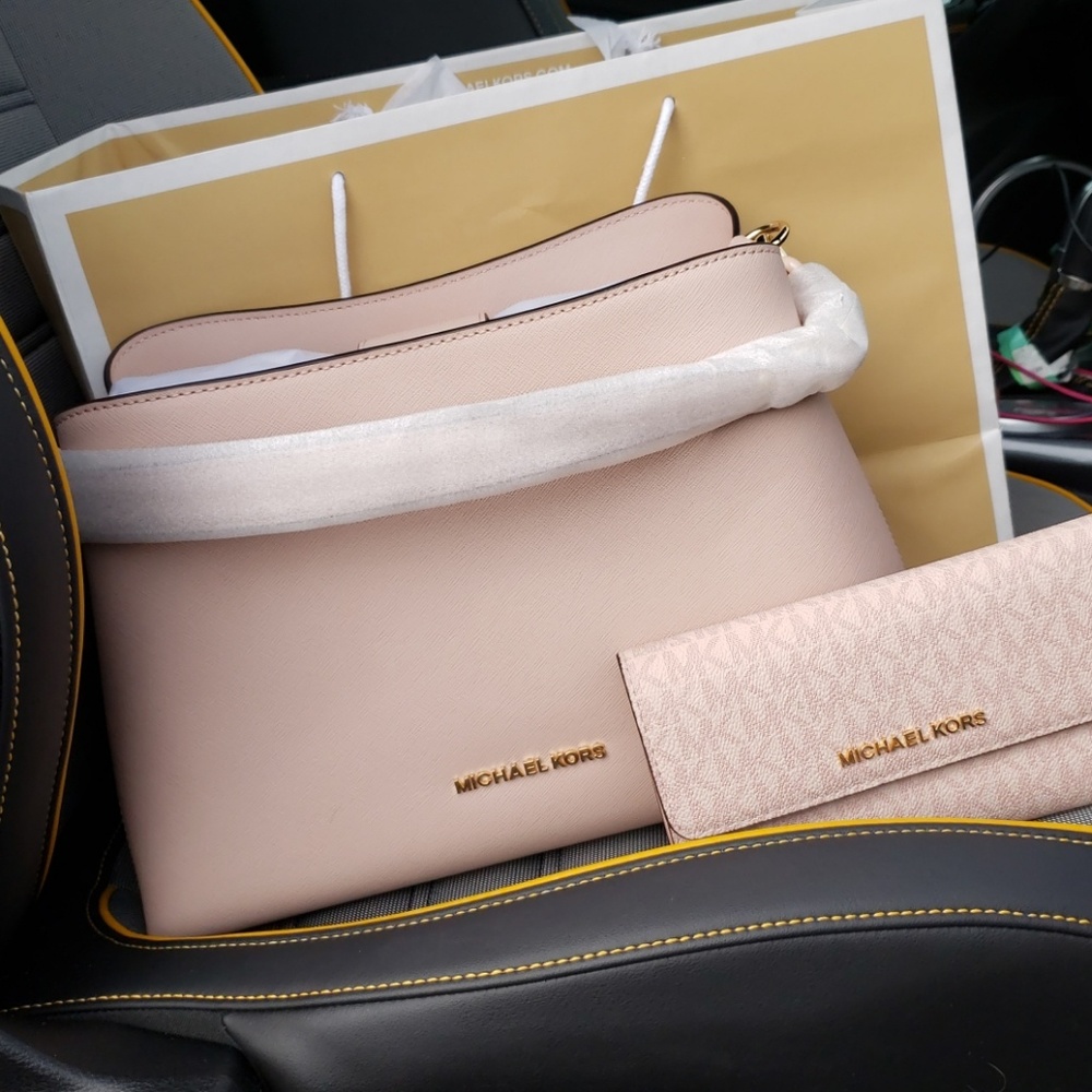 Michael Kors pocketbook and wallet